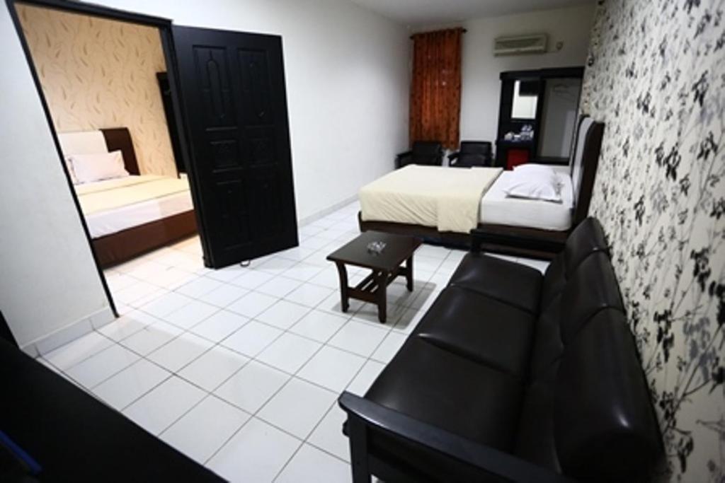 Hotel Mangga Dua Makassar Luaran gambar